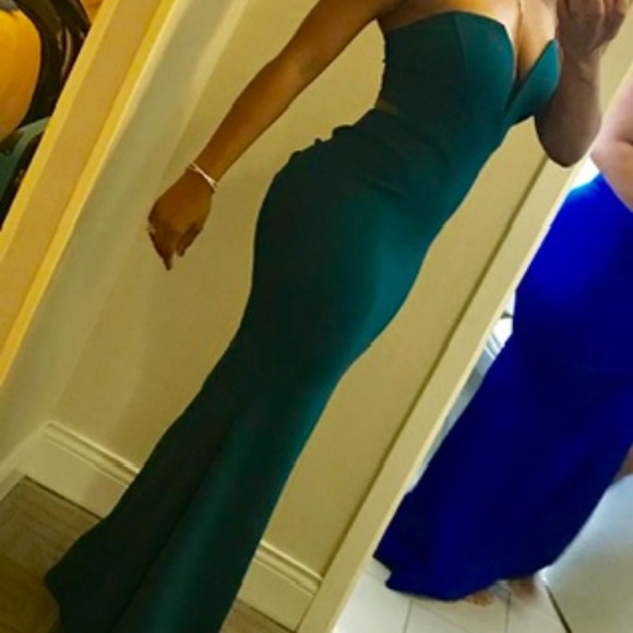 Gown - Picture 2 of 3